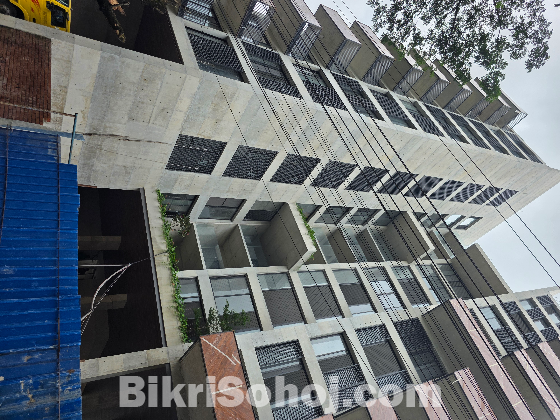 Unregistered 2440 Sft Ready Apartment at Bashundhara